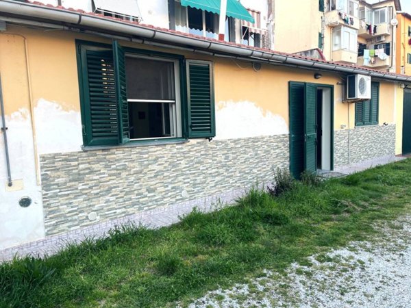 casa indipendente in vendita a Livorno in zona Stazione
