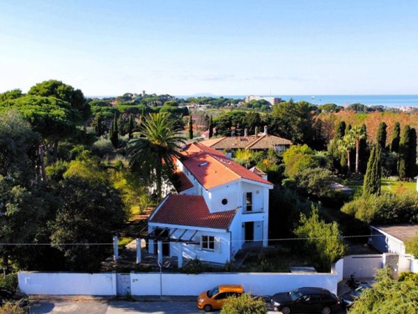 casa indipendente in vendita a Livorno in zona Montenero