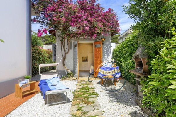 casa indipendente in vendita a Livorno in zona Quercianella