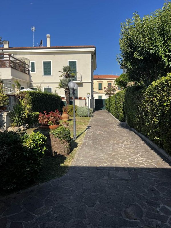 casa indipendente in vendita a Livorno