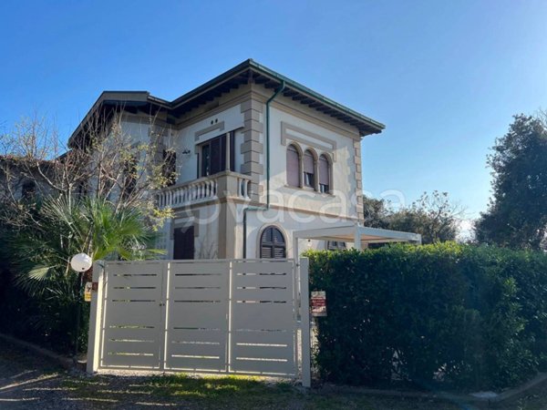 appartamento in vendita a Livorno in zona Quercianella