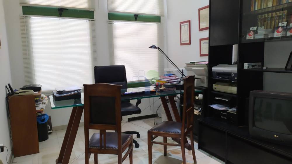 ufficio in vendita a Livorno in zona Centro Città