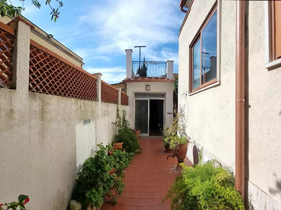casa indipendente in vendita a Livorno in zona Stazione