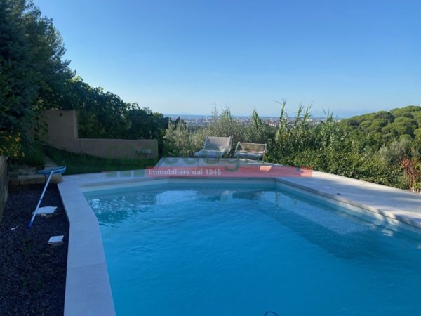 casa indipendente in vendita a Livorno in zona Montenero