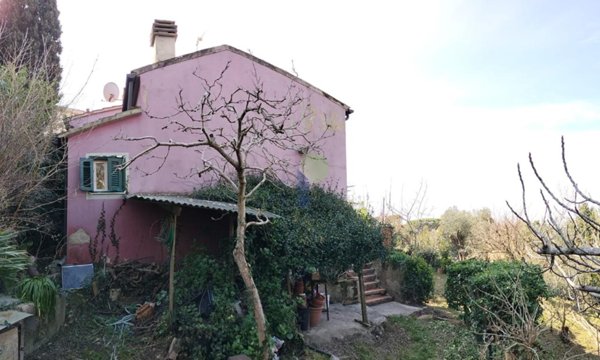 casa indipendente in vendita a Livorno in zona Montenero