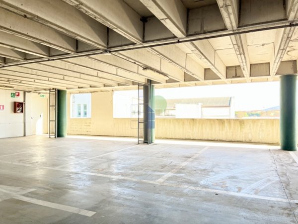 negozio in vendita a Livorno in zona Ardenza