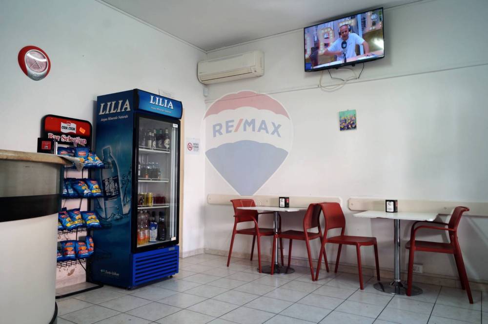 negozio in vendita a Livorno in zona Centro Città