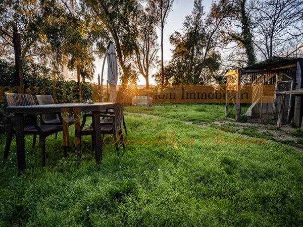casa indipendente in vendita a Livorno in zona Padula
