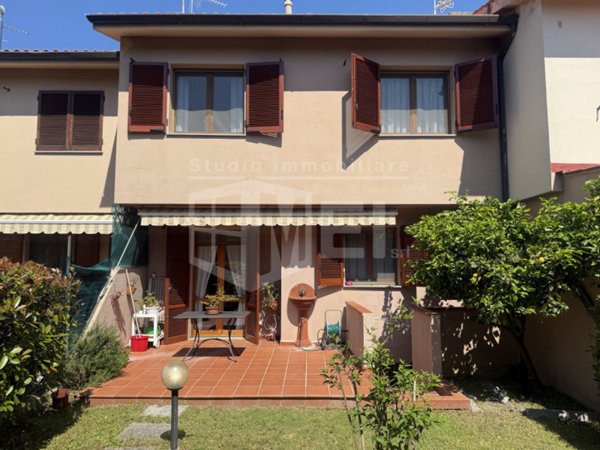 casa indipendente in vendita a Livorno in zona Montenero