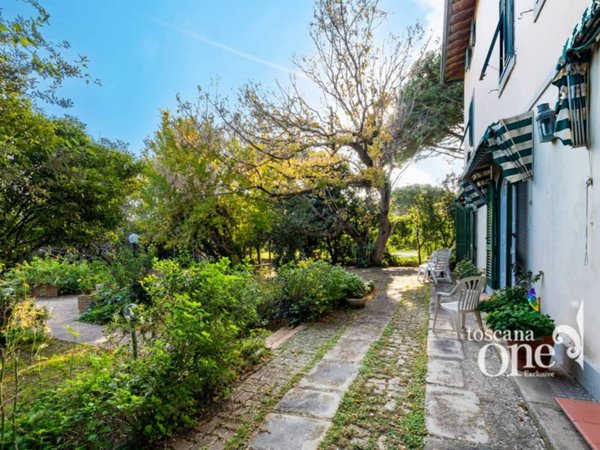 casa indipendente in vendita a Livorno in zona Ardenza