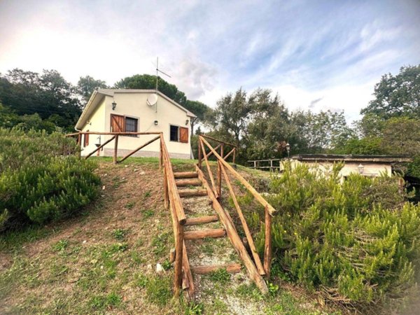 casa indipendente in vendita a Livorno