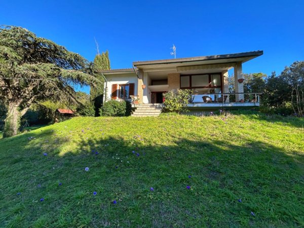 casa indipendente in vendita a Livorno in zona Limoncino
