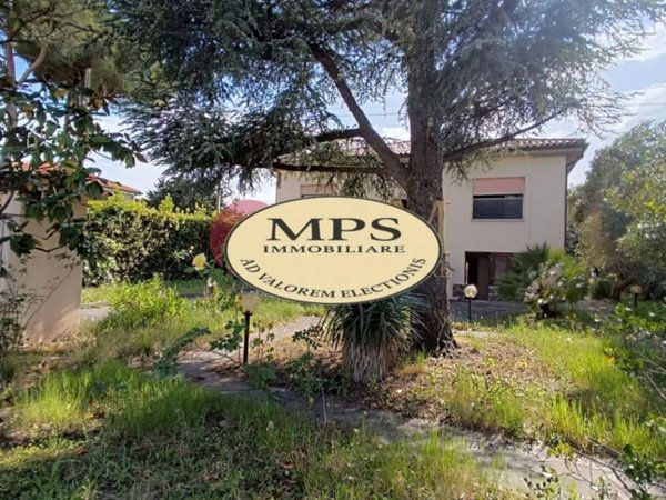 casa indipendente in vendita a Livorno in zona Montenero