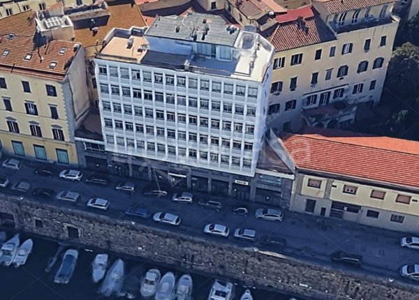 ufficio in vendita a Livorno in zona Stazione