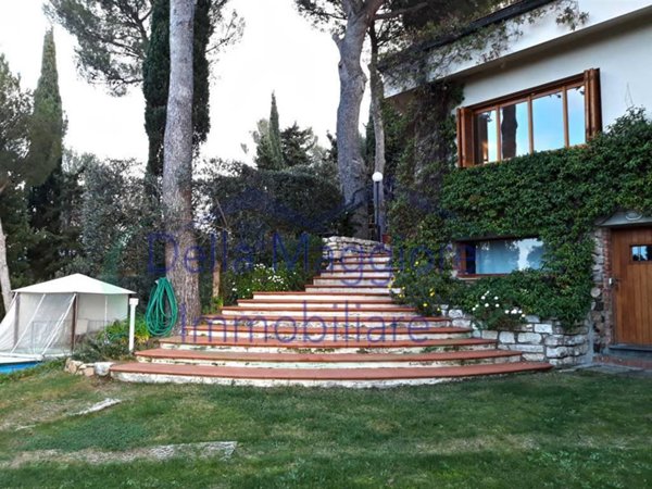 casa indipendente in vendita a Livorno in zona Montenero