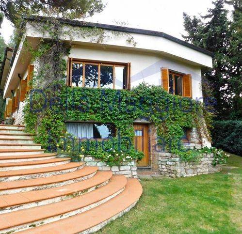 casa indipendente in vendita a Livorno in zona Montenero