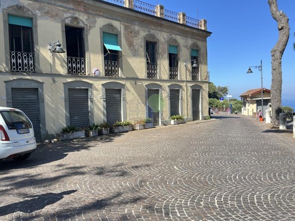appartamento in vendita a Livorno in zona Montenero