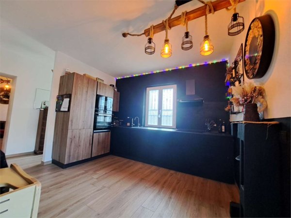 casa indipendente in vendita a Livorno in zona Castellaccio