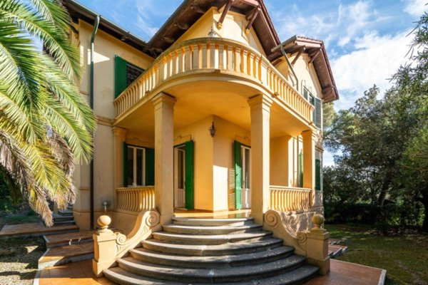 casa indipendente in vendita a Livorno in zona Quercianella