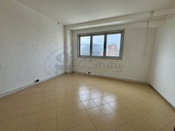 ufficio in vendita a Livorno in zona La Leccia