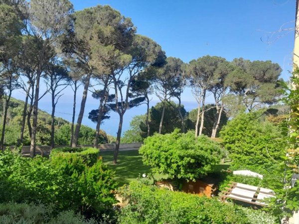 appartamento in vendita a Livorno in zona Montenero