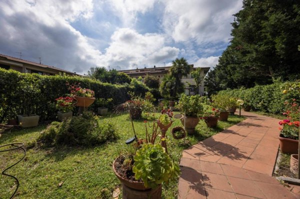 casa indipendente in vendita a Livorno in zona Limoncino