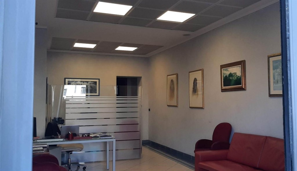 ufficio in vendita a Livorno in zona Centro Città