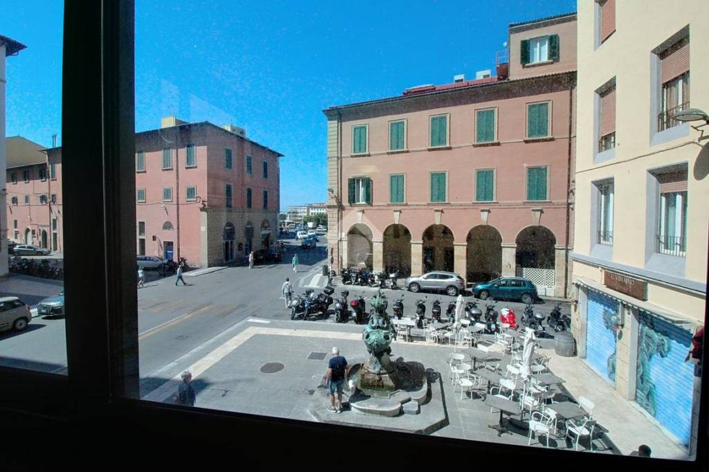 ufficio in vendita a Livorno in zona Centro Città