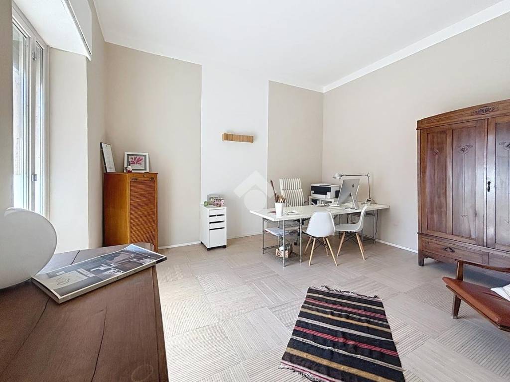negozio in vendita a Livorno in zona Centro Città