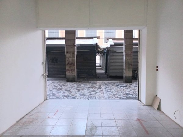 negozio in vendita a Livorno in zona Centro Città