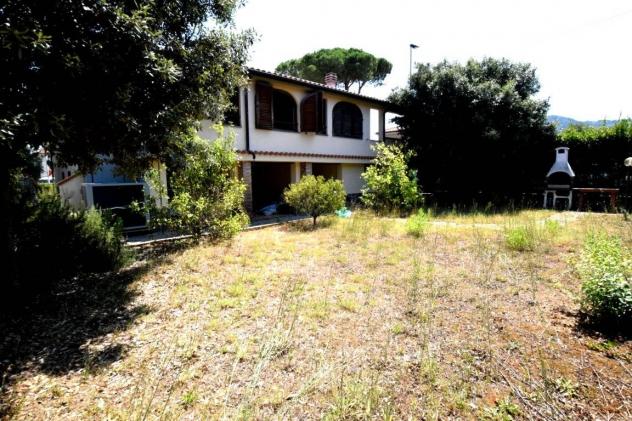 casa indipendente in vendita a Livorno in zona Montenero