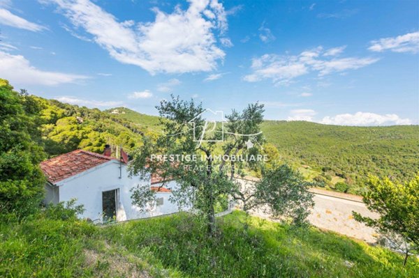 casa indipendente in vendita a Livorno in zona Montenero