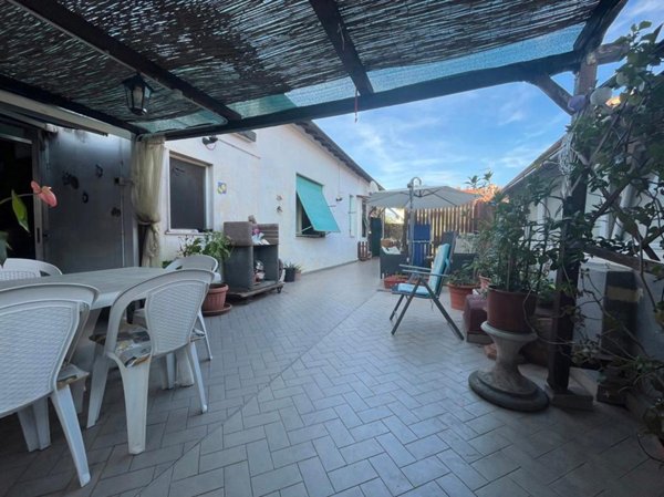 casa indipendente in vendita a Livorno in zona Stazione