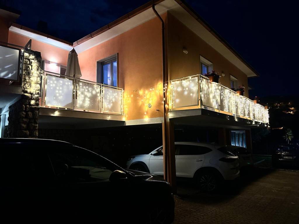 casa indipendente in vendita a Livorno in zona Montenero