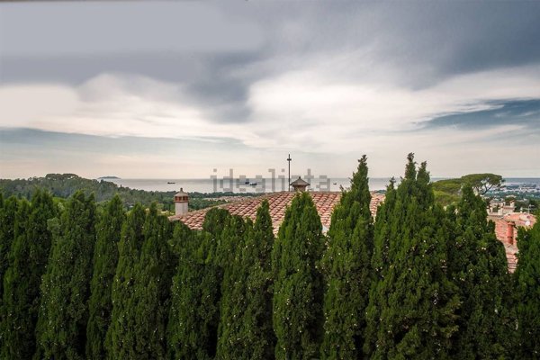 casa indipendente in vendita a Livorno in zona Montenero