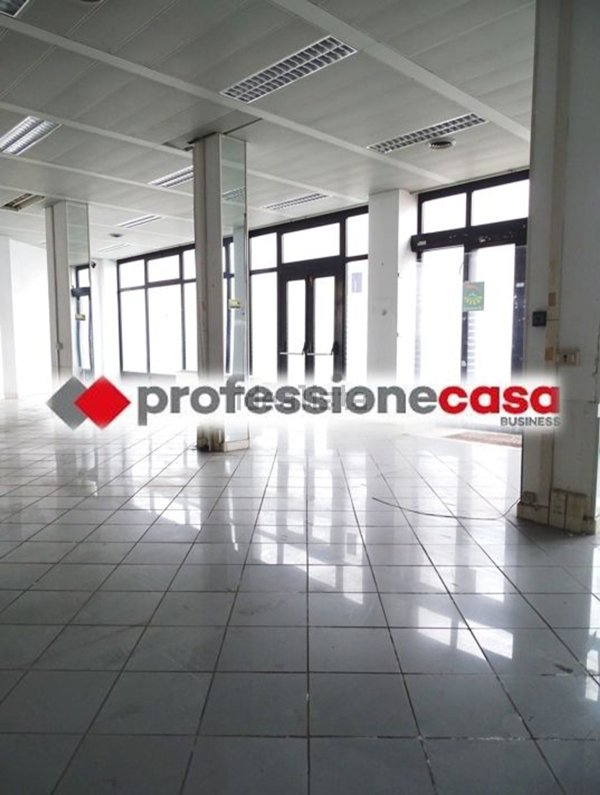 negozio in vendita a Livorno in zona Centro Città