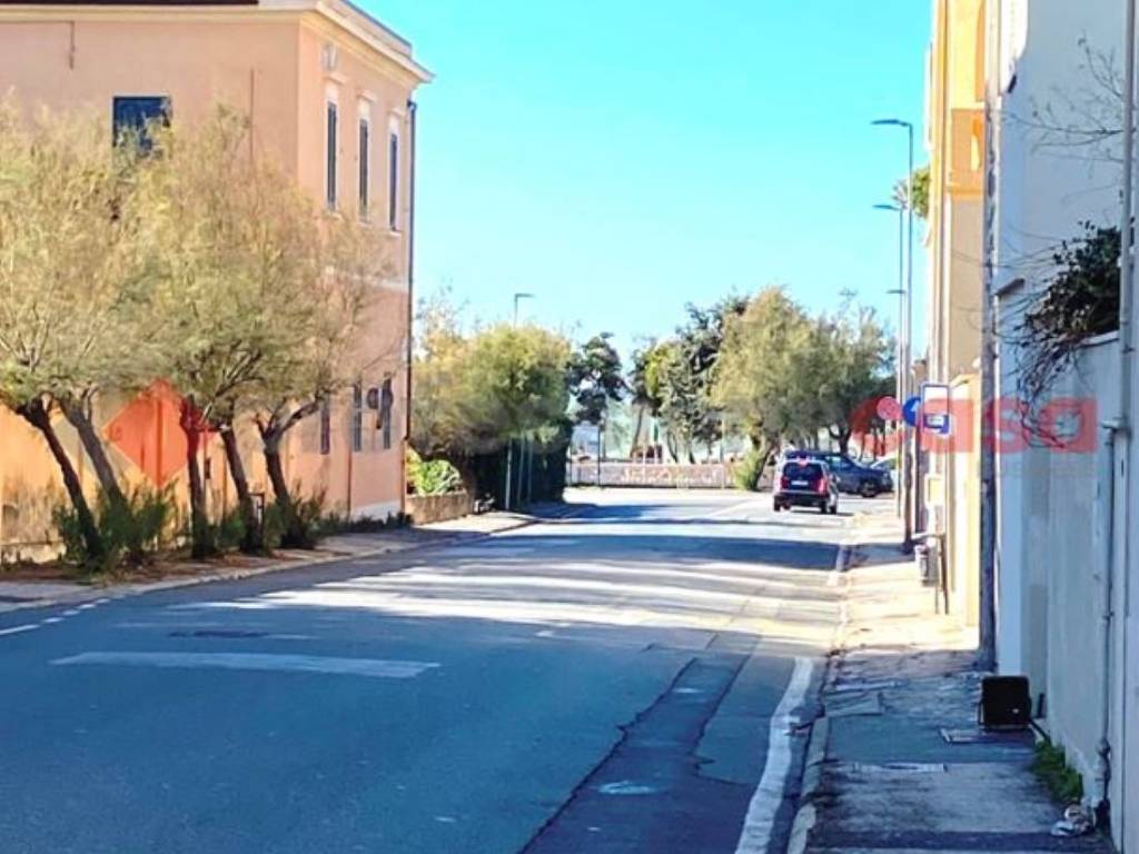 negozio in vendita a Livorno in zona Ardenza