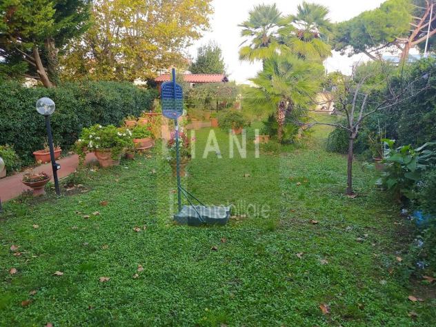 casa indipendente in vendita a Livorno in zona Montenero