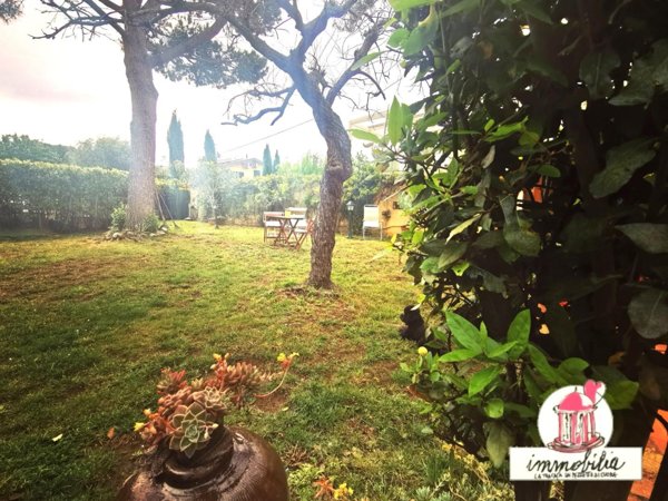 casa indipendente in vendita a Livorno in zona Montenero