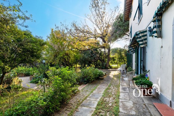 casa indipendente in vendita a Livorno in zona Ardenza