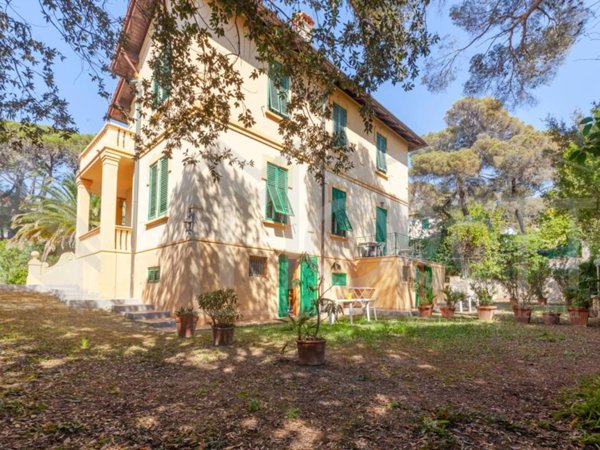 casa indipendente in vendita a Livorno in zona Montenero