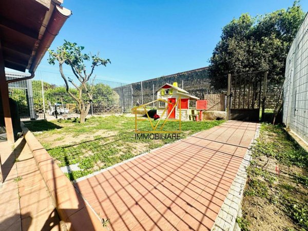casa indipendente in vendita a Livorno