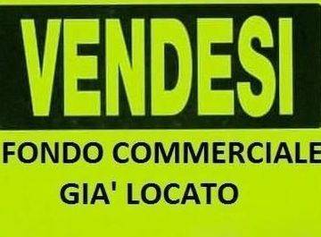 locale commerciale in vendita a Livorno in zona La Leccia