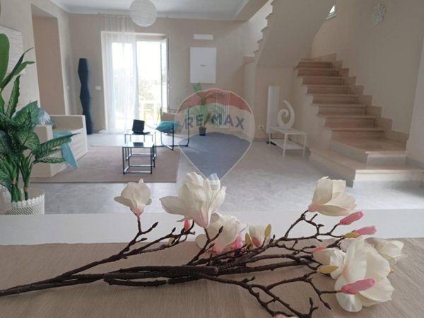 casa indipendente in vendita a Livorno in zona Stillo