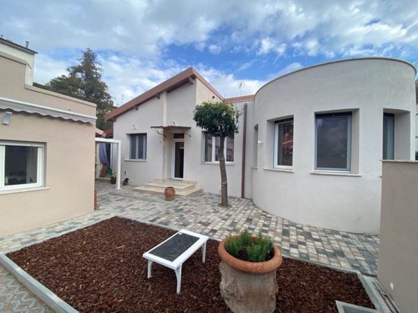 casa indipendente in vendita a Livorno in zona Stazione