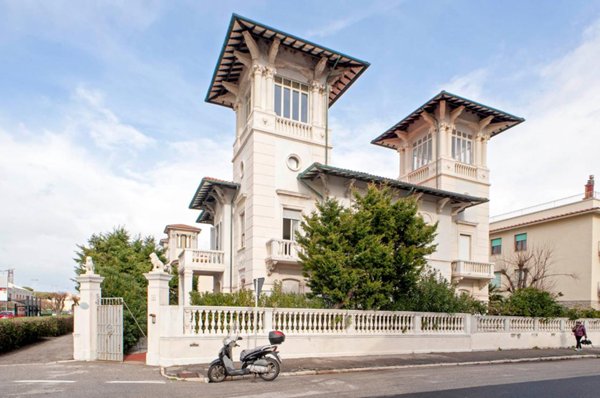 casa indipendente in vendita a Livorno in zona Antignano