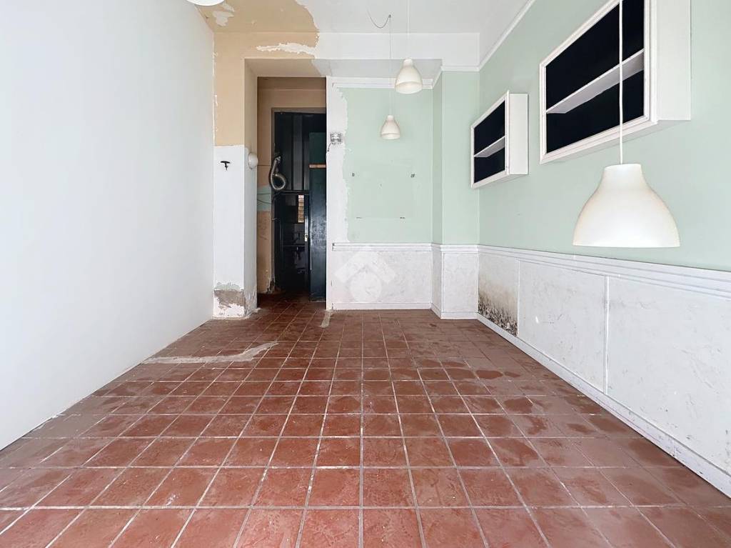 negozio in vendita a Livorno in zona Centro Città