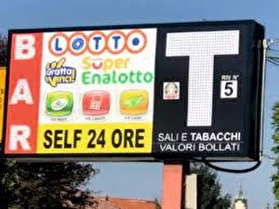 negozio in vendita a Livorno in zona Centro Città