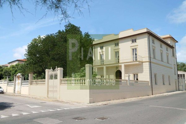appartamento in vendita a Livorno in zona Lungomare