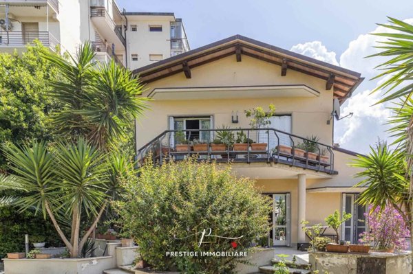 casa indipendente in vendita a Livorno in zona Quercianella